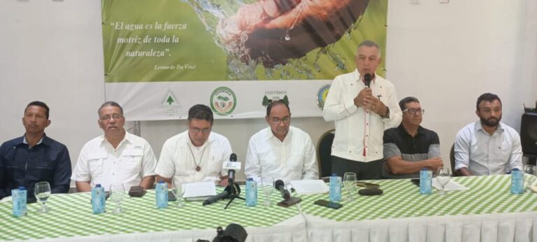 AGUA SAJOMA