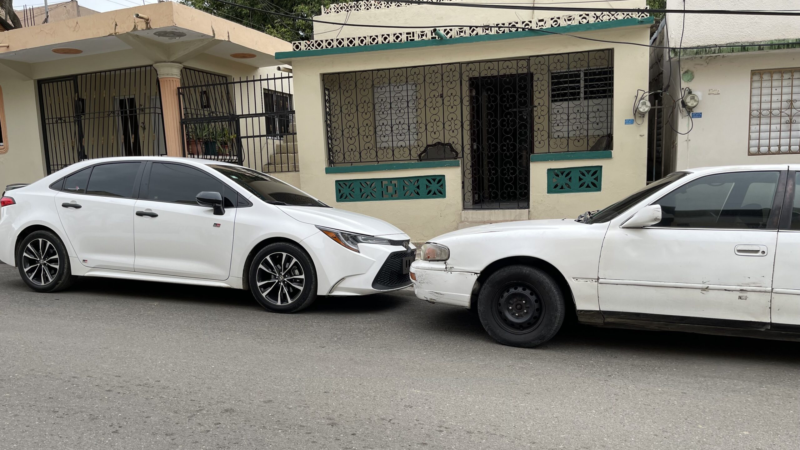 Vehículos mal estacionados en SaJoMa