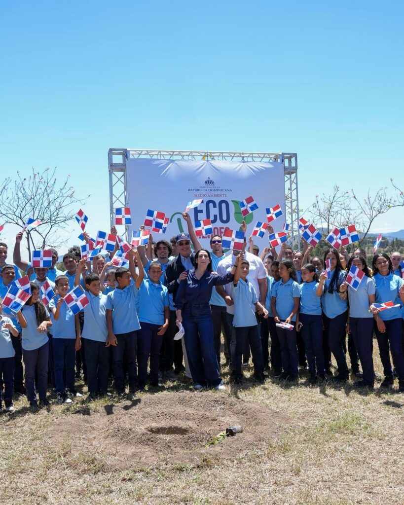 Abinader reforestacion en Sajoma