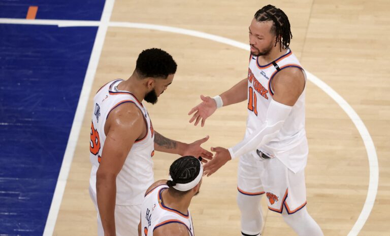 Brunson y Towns salvan a Knicks