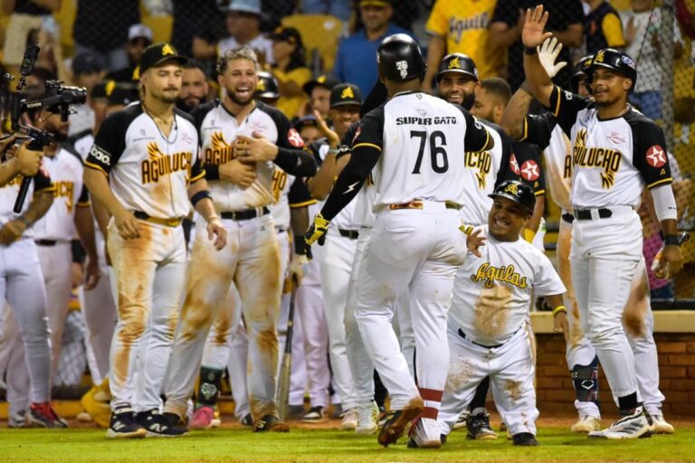 Aguilas