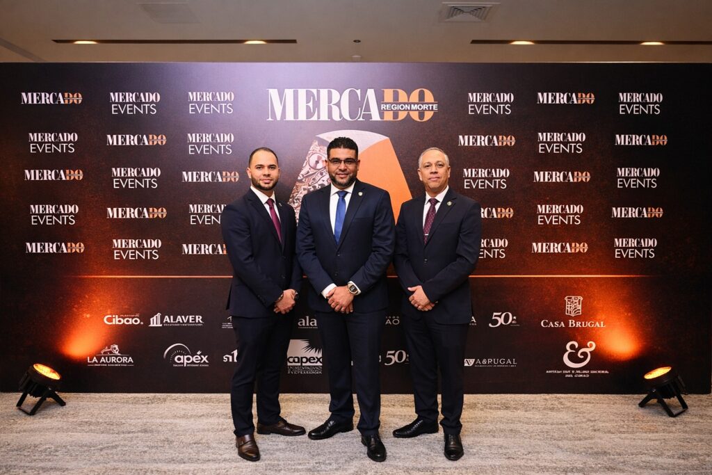 derecha a izquierda Branlly Peralta, Melvin Rodríguez y Huáscar Medrano