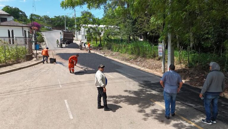 Avenida Manuel Aurelio «Manolo» Tavárez Justo
